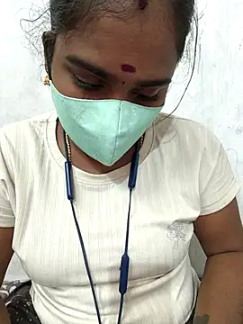 Snapshot of Tamil_riyalini12 chatting on September 9, 2025, 4:55 am Tamil riyalini12 online show from September 9, 2025, 4:55 am