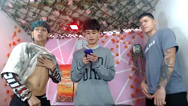 Snapshot of Bastian_boyshot77 chatting on October 28, 2025, 3:33 pm Bastian boyshot77 online show from October 28, 2025, 3:33 pm