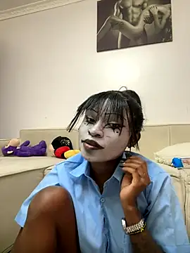 Snapshot of Lil-shawrie chatting on October 12, 2025, 10:22 pm Lil-shawrie online show from October 12, 2025, 10:22 pm