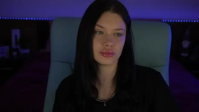 Snapshot of ReginaWine chatting on November 3, 2025, 5:05 pm ReginaWine online show from November 3, 2025, 5:05 pm