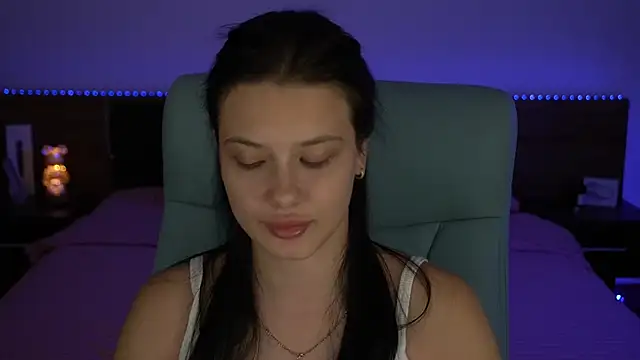 Snapshot of ReginaWine chatting on October 21, 2025, 7:02 pm ReginaWine online show from October 21, 2025, 7:02 pm