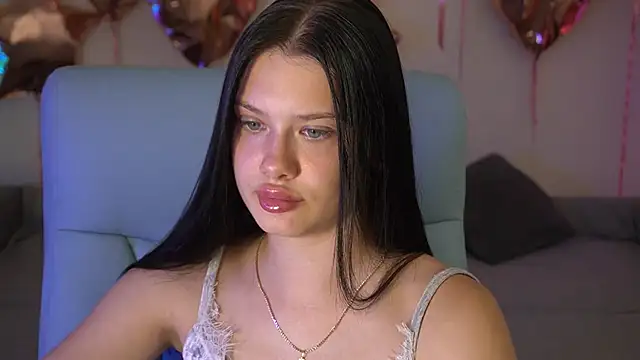 Snapshot of ReginaWine chatting on September 18, 2025, 8:01 pm ReginaWine online show from September 18, 2025, 8:01 pm