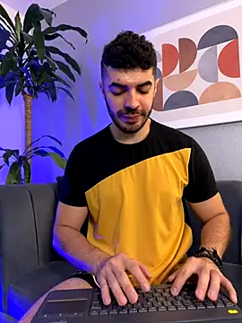 Snapshot of AxelThompson_ chatting on December 2, 2025, 11:23 am AxelThompson online show from December 2, 2025, 11:23 am