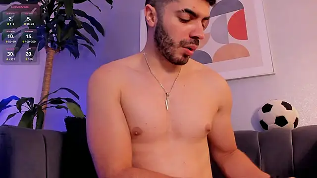 Snapshot of AxelThompson_ chatting on December 5, 2025, 11:20 am AxelThompson online show from December 5, 2025, 11:20 am