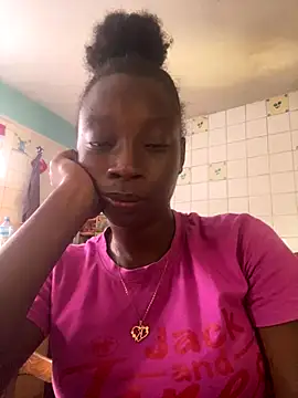 Snapshot of GeileErica chatting on October 17, 2025, 6:43 pm GeileErica online show from October 17, 2025, 6:43 pm