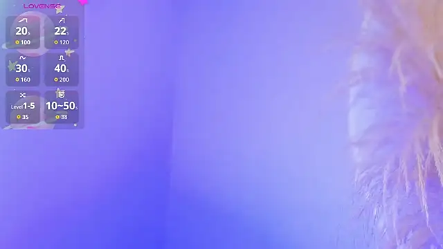 liiamluna  online show from November 18, 2025, 9:34 am