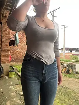 chenyu0308 online show from April 4, 2026, 12:06 am