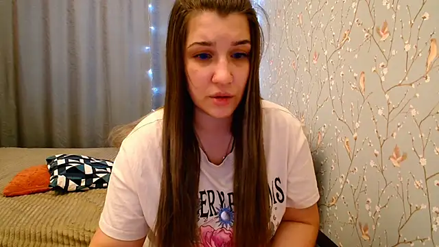 CherryZlata online show from December 15, 2025, 9:04 am