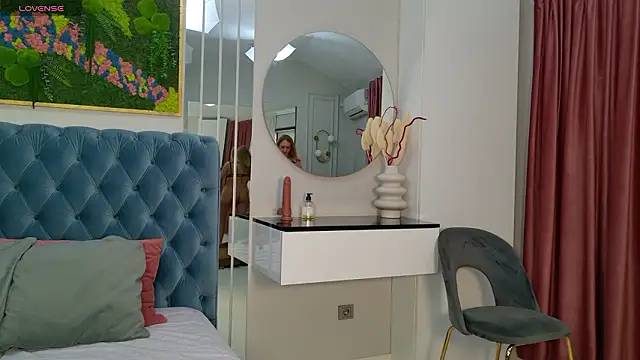 SiennaPierce online show from March 23, 2026, 5:18 am