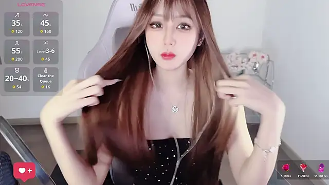 Snapshot of OwQoll chatting on March 26, 2026, 6:55 am OwQoll online show from March 26, 2026, 6:55 am