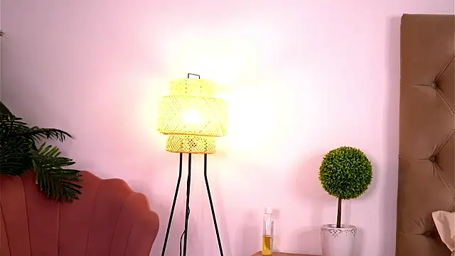 LucyxRios online show from March 17, 2026, 8:23 pm