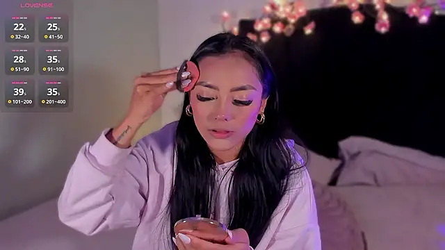 im-isabella online show from March 4, 2026, 9:44 pm