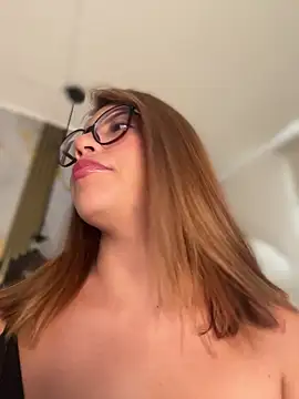 Snapshot of sara_calderon chatting on December 21, 2025, 1:24 pm sara calderon online show from December 21, 2025, 1:24 pm