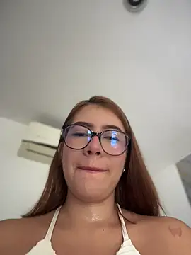 Snapshot of sara_calderon chatting on January 14, 2026, 1:37 pm sara calderon online show from January 14, 2026, 1:37 pm