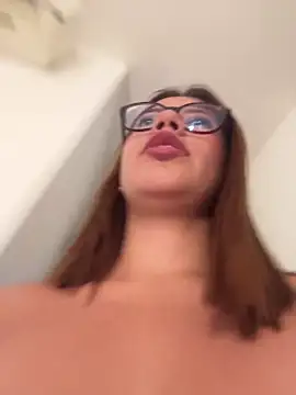 Snapshot of sara_calderon chatting on February 10, 2026, 1:21 pm sara calderon online show from February 10, 2026, 1:21 pm