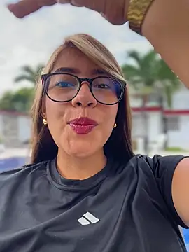 sara calderon online show from October 9, 2025, 1:22 pm