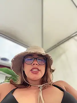 Snapshot of sara_calderon chatting on January 8, 2026, 1:39 pm sara calderon online show from January 8, 2026, 1:39 pm