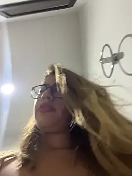 sara calderon online show from November 6, 2025, 1:26 pm