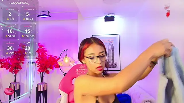 Snapshot of Katty_rounds chatting on November 26, 2025, 12:27 pm Katty rounds online show from November 26, 2025, 12:27 pm