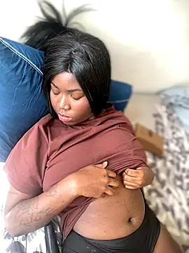 Snapshot of Alexia_24 chatting on November 18, 2025, 4:10 pm Alexia 24 online show from November 18, 2025, 4:10 pm