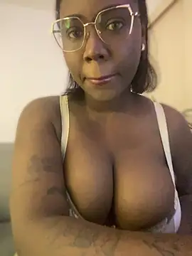 Snapshot of Alexia_24 chatting on July 11, 2026, 3:40 am Alexia 24 online show from July 11, 2026, 3:40 am
