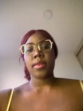 Snapshot of Alexia_24 chatting on July 28, 2026, 11:04 pm Alexia 24 online show from July 28, 2026, 11:04 pm