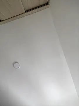 Alexia 24 online show from April 24, 2026, 6:21 pm