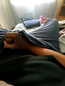 Snapshot of kulliguy chatting on November 1, 2025, 12:43 pm kulliguy online show from November 1, 2025, 12:43 pm