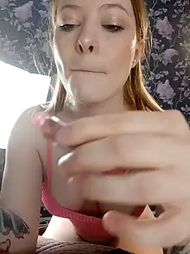 Dari Toy  online show from November 12, 2025, 9:46 am