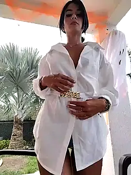 Juliana Xander online show from October 20, 2025, 2:39 pm