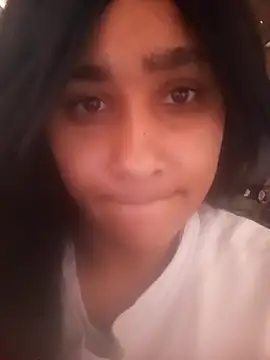 Snapshot of srtsara chatting on November 4, 2025, 1:37 pm srtsara online show from November 4, 2025, 1:37 pm