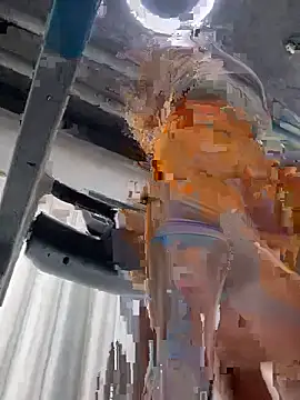 Ninazhang online show from April 19, 2026, 2:23 am