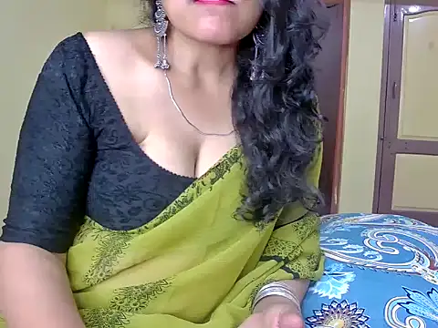 Snapshot of MasTANIYA chatting on October 3, 2025, 11:01 am MasTANIYA online show from October 3, 2025, 11:01 am