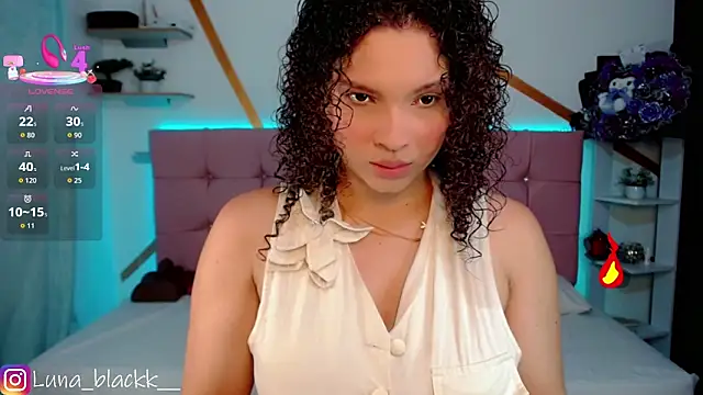 Snapshot of Luna_blackk chatting on November 6, 2025, 9:08 pm Luna blackk online show from November 6, 2025, 9:08 pm