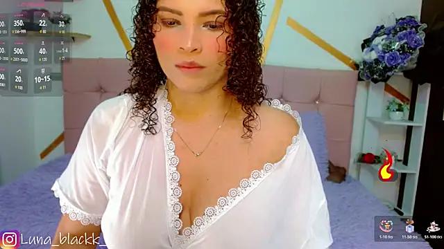 Snapshot of Luna_blackk chatting on November 30, 2025, 9:04 pm Luna blackk online show from November 30, 2025, 9:04 pm