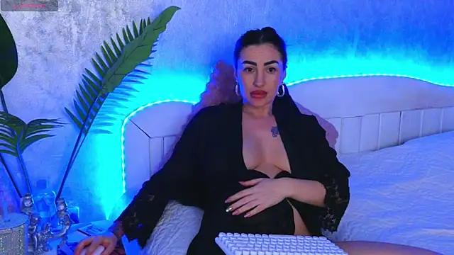 Snapshot of Aelorya chatting on November 19, 2025, 6:52 pm Aelorya online show from November 19, 2025, 6:52 pm