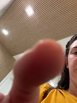 Snapshot of sweetsirenn chatting on February 7, 2026, 3:20 pm sweetsirenn online show from February 7, 2026, 3:20 pm