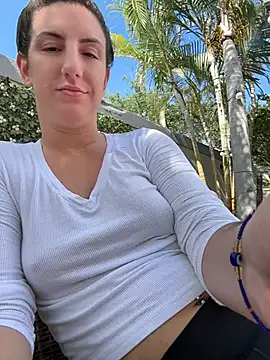 Snapshot of sweetsirenn chatting on June 24, 2026, 2:04 pm sweetsirenn online show from June 24, 2026, 2:04 pm