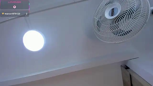 VICTORIAGRAYS online show from February 9, 2026, 11:19 am