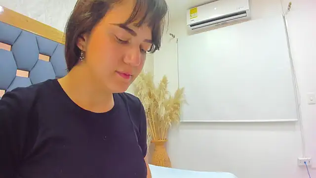 Snapshot of juliette_pretty_ chatting on November 4, 2025, 7:17 pm juliette pretty online show from November 4, 2025, 7:17 pm