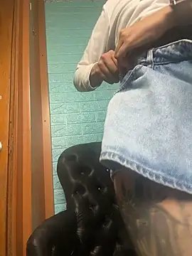 SALOME KORLAND online show from December 15, 2025, 7:52 pm