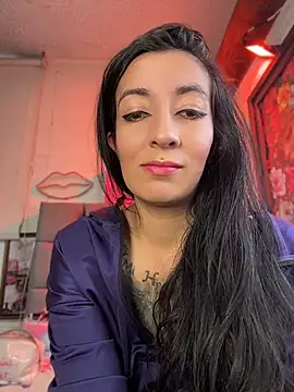 SALOME KORLAND online show from April 19, 2026, 6:10 pm