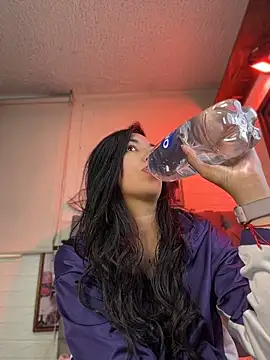 SALOME KORLAND online show from April 19, 2026, 2:51 pm