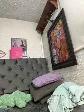 SALOME KORLAND online show from April 17, 2026, 7:28 pm