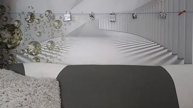 Snapshot of EvoletteLouLou chatting on September 14, 2025, 12:05 pm EvoletteLouLou online show from September 14, 2025, 12:05 pm