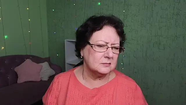 Margo Moll online show from November 22, 2025, 6:23 am