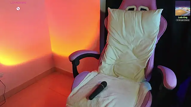 Snapshot of Anyone__666 chatting on February 12, 2026, 11:04 pm Anyone 666 online show from February 12, 2026, 11:04 pm