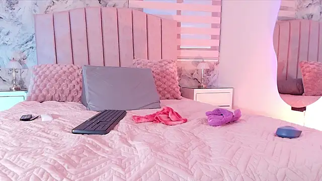 Snapshot of celeste_moonx chatting on November 25, 2025, 12:05 pm celeste moonx online show from November 25, 2025, 12:05 pm