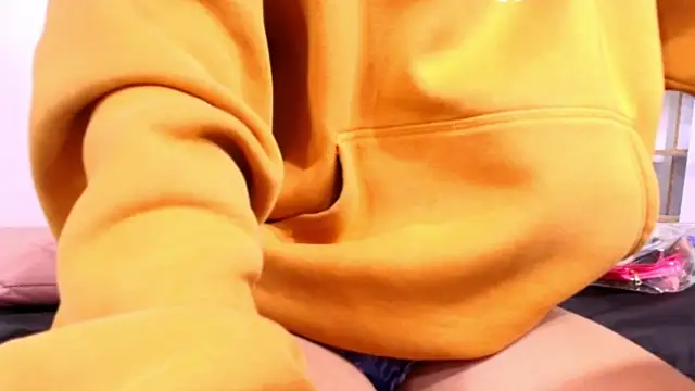 Snapshot of celeste_moonx chatting on October 4, 2025, 11:56 am celeste moonx online show from October 4, 2025, 11:56 am