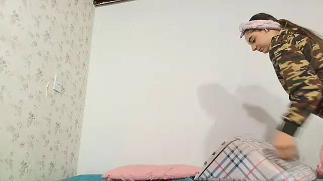 Snapshot of celeste_moonx chatting on October 24, 2025, 11:53 am celeste moonx online show from October 24, 2025, 11:53 am